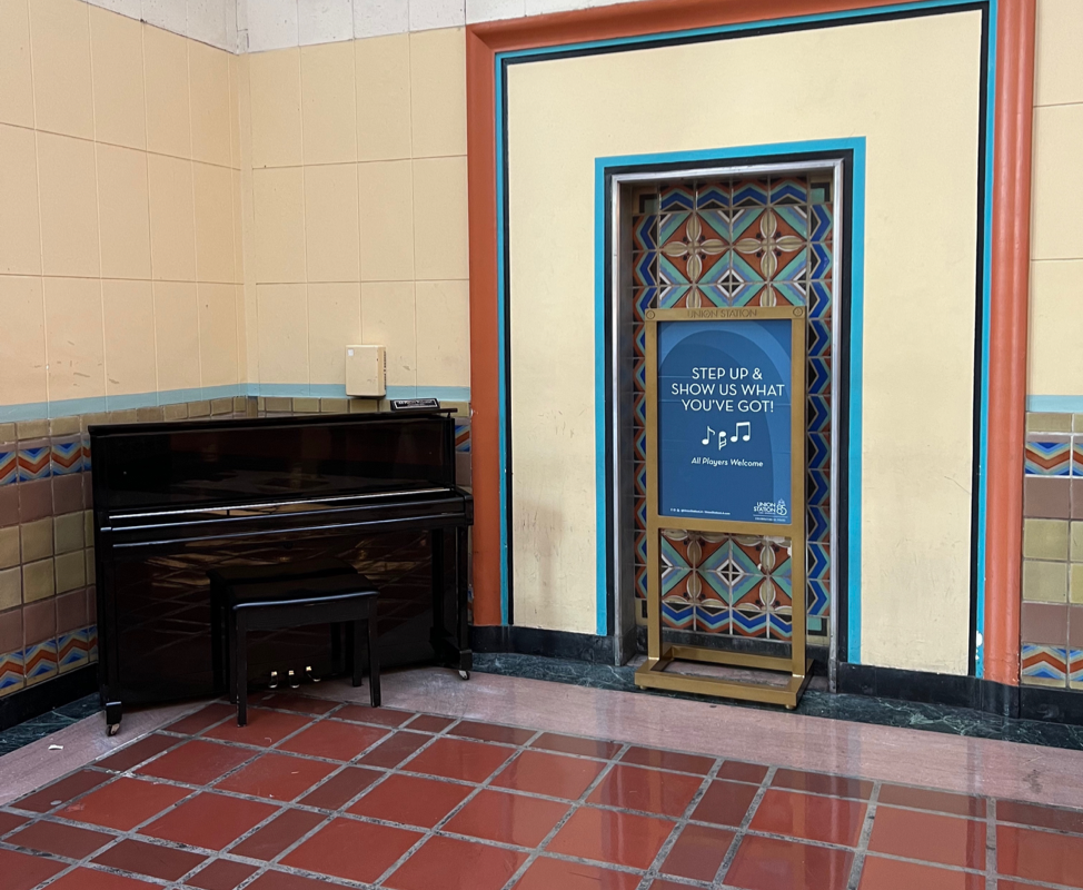 LAUS Piano